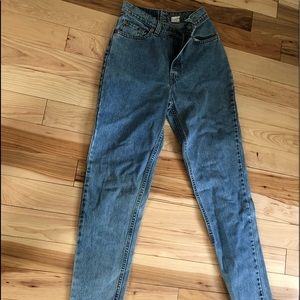 Levi’s tapered leg slim fit jeans